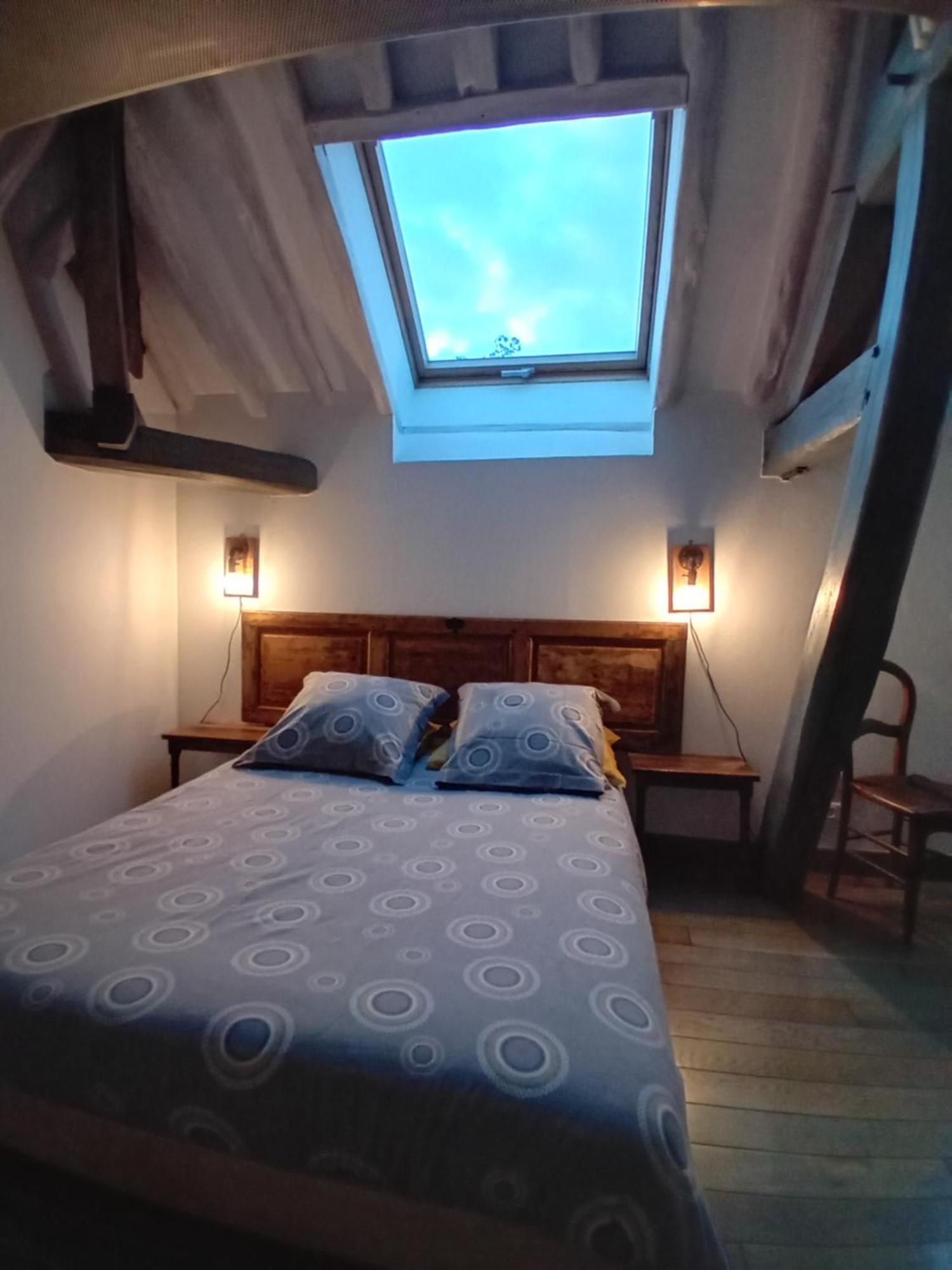 Sous Les Toits Bed and Breakfast Dosches Eksteriør billede